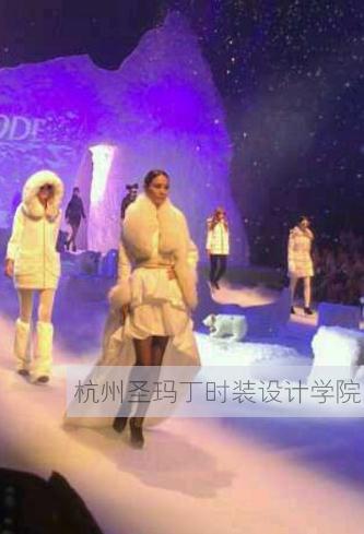 【成功案例】学校学员为杭州木帛品牌女装开发的款式，订货量达8万件
